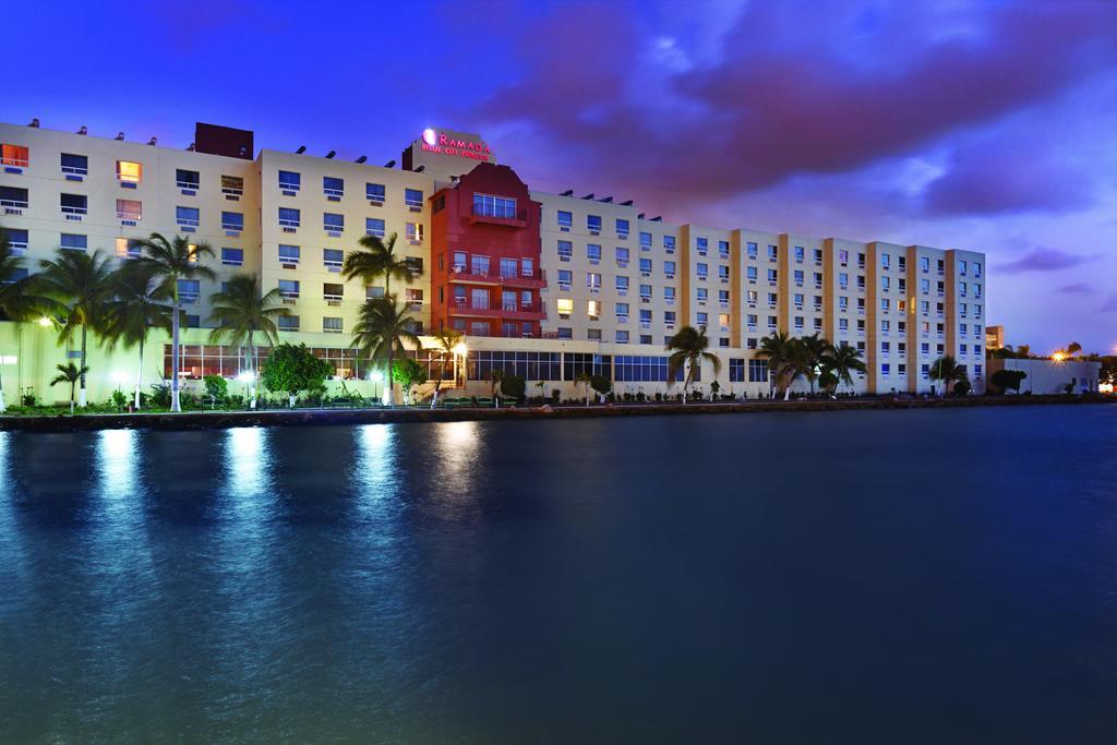 Ramada By Wyndham Princess Ciudad de Belice Exterior foto